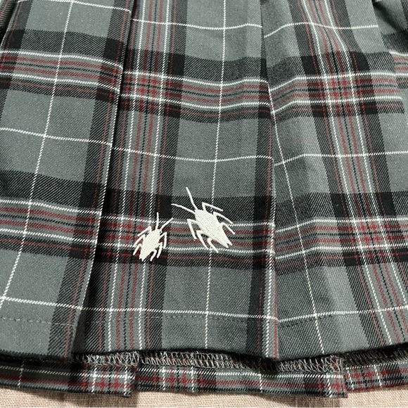 Beetlejuice Branded Plaid Pleated Skirt - Green with bugs Size Small Halloween - Picture 3 of 8